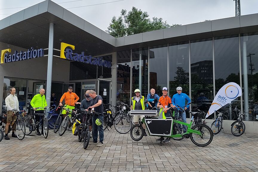 Radstation mit 666 Stellplätzen am Hauptbahnhof in Mönchengladbach. Radstation mit 666 Stellplätzen am Hauptbahnhof in Mönchengladbach.