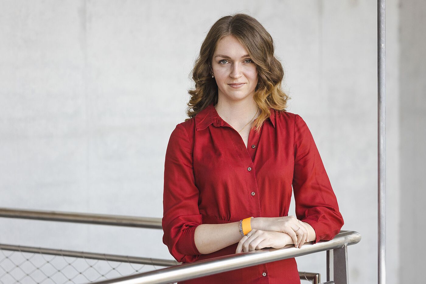 ADFC-Bundesvorsitzende Rebecca Peters Portrait von der ADFC-Bundesvorsitzenden Rebecca Peters vor grauem Hintergrund.
